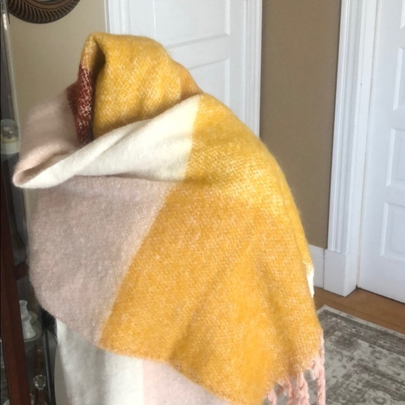 Crown Vintage New Scarf - Picture 4 of 11